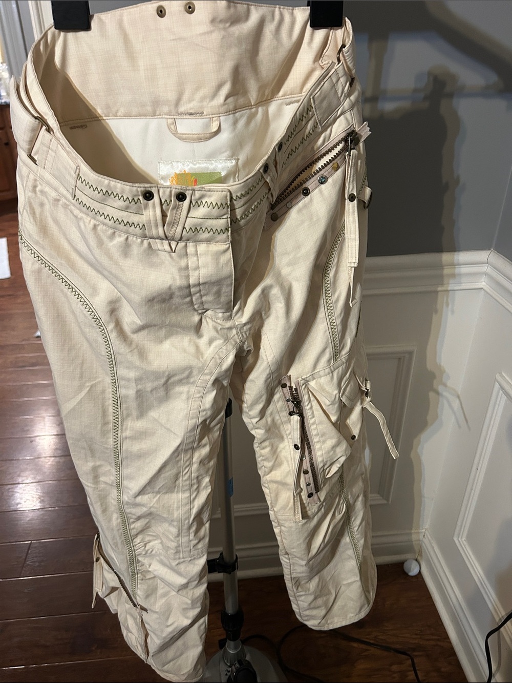 Obermeyer Ivory Multi-Pocket Cargo Pants